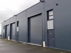 Location Local d'Activité 150m²