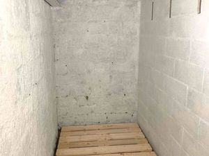 A louer Cave 4m² : Très saine  immeuble sécurisé - métro Goncourt - Belleville - 75011 Par