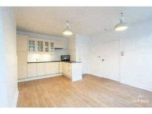 Appartement une chambre - cour intérieure - au centre