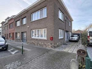 Maison 3 façades avec grand jardin et garage à Laeken