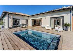 Terrain 430 m² Salles