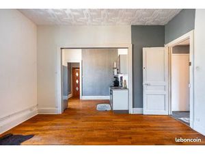 F4 lumineux de 79m2 à louer