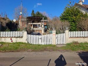 Vend maison à rénover totalement