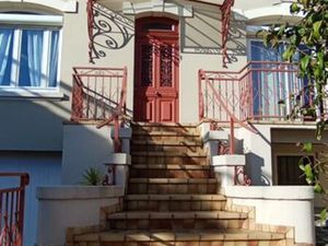 Maison bourgeoise entierement renovée  jardin  piscine  garage