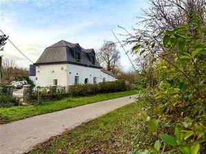 Maison 4 façades pleine de charme de 2 chambres