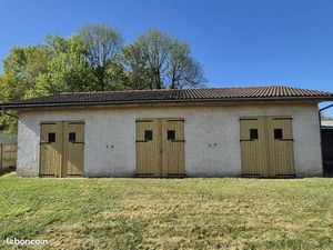 Garage/box 90 m² Saint Sauveur