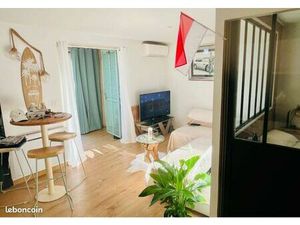 T2 rez-de-jardin parking piscine vue mer