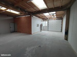 Location local / locaux / entrepôt séparables avec terrain de 8000m²