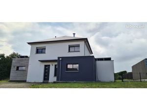 Maison récente 4 chambres grand jardin à louer