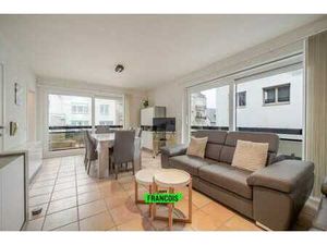 Appartement ensoleillé au rez-de-chaussée près de la mer à …