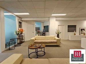 LOUISE BUREAU PRIVATIF + ESPACE COMMUN