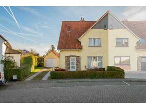 Charmante maison avec jardin de 10a22ca et garage