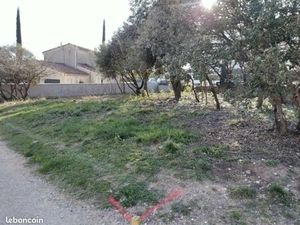 Terrain 372m2 La Garde Adhémar