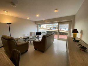 Appartement spacieux au rez-de-chaussée avec vue latérale s