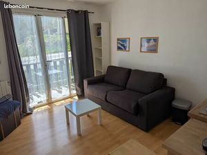 Studio ensoleillé avec balcon