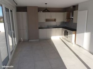 Rare: Veigy-Foncenex 500m Suisse T3 au dernier étage  Cheminée design  Terrasse 47 m2  Pro