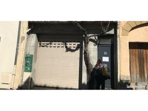 Garage / local 60 m2 eau électricité