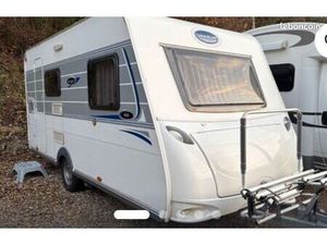 Emplacement pour hivernage caravane bateau dans hangar