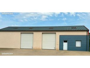 Local professionnel de 440 m²