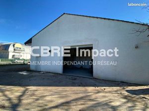 Local d'activité 220 m²