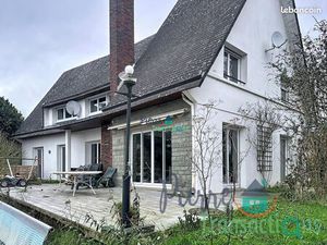 Pavillon 8 pièces 294 m²