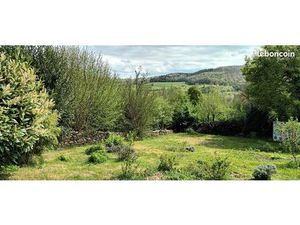 Jardin plein sud Bourgogne Morvan dans hameau chic et paisible