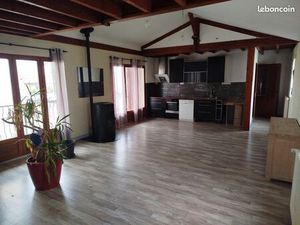 Maison avec terrasse  petit extérieur  garages  Studio avec entrée indépendante