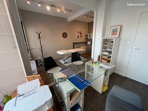 Bureau dans cabinet pluridisciplinaire Pupilles/Prades