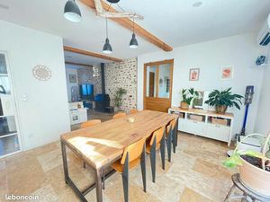 Maison 160 m² habitables – 300 m² exploitables –