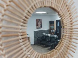 Salon de coiffure à vendre – Centre-ville Montreuil-Juigné – Clé en main