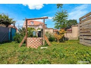 Maison contemporaine avec jardin  garage  fibre et 30 m² à aménager à 10 min à pied du RER