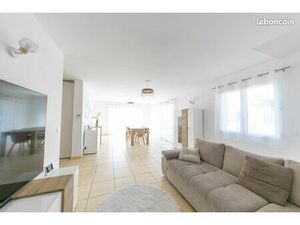 Villa 4 chambres 3 salles de bain et piscine