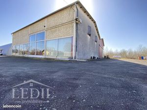 Local industriel 1 753 m²