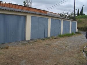 Loue grand garage 18m2 Caracssonne
