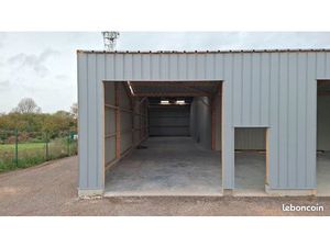 Local à louer – 150 m² de stockage