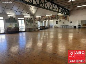 Local commercial 810 m²