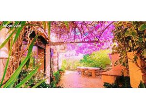 Belle et grande villa d'architecte 10 pièces sur parcelle boisée