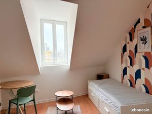 Studio Meublé très lumineux