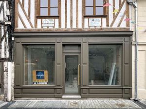 Local 81 m² PONT AUDEMER