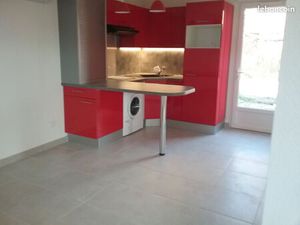 Maison a louer dans village