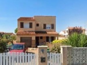 Maison 4 faces et terrain