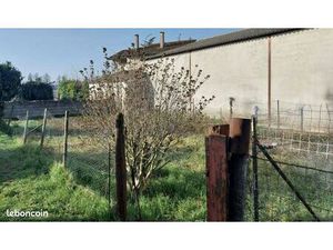 Terrain 143 m² BESAYES