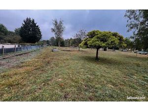 Terrain 1 290 m² Brioux Sur Boutonne