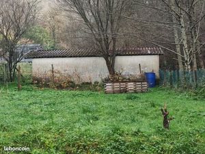 Vends bâtiment à 3 kilomètres de Laroin