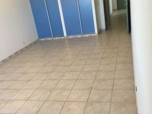 A LOUER LOCAL / BUREAU au 1er étage