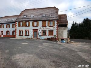 à louer - boulangerie - snacking avec petit fonds   logements optionnel et clientèle touri