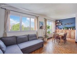 RARE – Dernier étage lumineux – Centre-ville à pied + RER