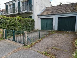GARAGE EXTÉRIEUR SÉCURISÉ GRAND STOCKAGE (36m2)