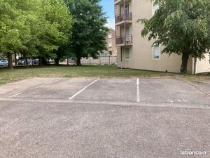 Place de parking - Sablons parisot
