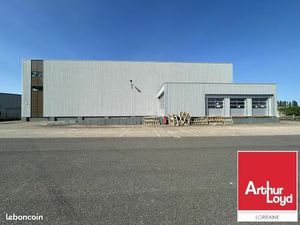 Local d'activité 1 900 m²